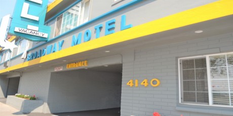 Signature Inn Berkeley Oakland - Hotel Entrance
